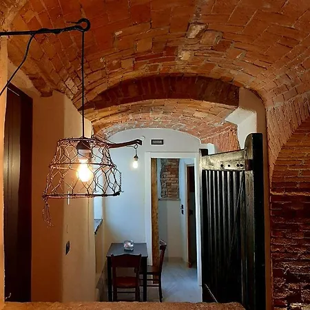 Ant Restaurant & * Novello