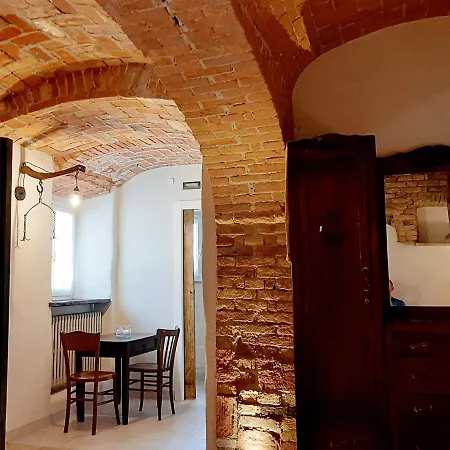 Ant Restaurant & * Novello